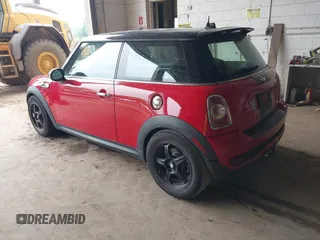 2011 MINI Hardtop S с VIN WMWSV3C53BTY21966, выставлен на аукционе IAAI как лот 42488361 с пробегом 114 029 миль миль и . История ставок и продаж доступна на DreamBid. Изображение 3.