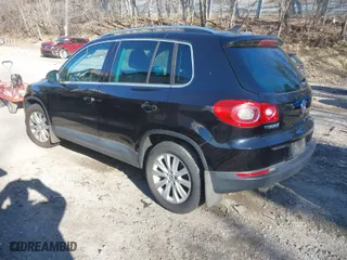 2009 Volkswagen Tiguan S with VIN WVGAV75N69W509504, listed as a IAAI auction lot 41881323 with 83,435 mi miles. Bid and sale history available at carsss.com. Image 3.