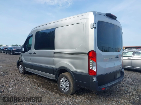 2020 Ford Transit Cargo with VIN 1FTBR1C84LKB15733, listed as a IAAI auction lot 42007832 with 61,182 mi miles. Bid and sale history available at carsss.com. Image 3.