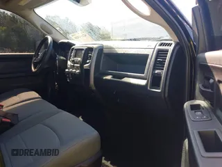 2019 Ram 1500 Tradesman z VIN 1C6RR7KG9KS709945, wystawiony jako IAAI lot #42134420 z przebiegiem 69 846 mil mil oraz . Historia ofert i sprzedaży dostępna na DreamBid. Obrazek 5.
