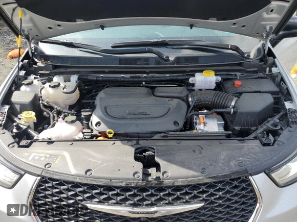 2024 Chrysler Pacifica Hybrid Select z VIN 2C4RC1S71RR141595, wystawiony jako Copart lot #51647615 z przebiegiem 20 475 mil mil oraz Nie do naprawy • Non repairable. Historia ofert i sprzedaży dostępna na DreamBid. Obrazek 12.