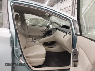 2014 Toyota Prius Four with VIN JTDKN3DU5E1782404, listed as a IAAI auction lot 41590677 with 89,465 mi miles. Bid and sale history available at carsss.com. Image 5.