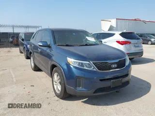 2014 Kia Sorento LX z VIN 5XYKT3A69EG480299, wystawiony jako IAAI lot #42331602 z przebiegiem 180 580 mil mil oraz . Historia ofert i sprzedaży dostępna na DreamBid. Obrazek 1.