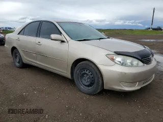 2005 Toyota Camry STD z VIN 4T1BE32K55U505585, wystawiony jako Copart lot #56913705 z przebiegiem 361 943 mil mil oraz Czysty tytuł • Clean title. Historia ofert i sprzedaży dostępna na DreamBid. Obrazek 4.