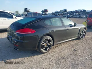 2016 Porsche Panamera 4 z VIN WP0AA2A79GL004758, wystawiony jako IAAI lot #42281848 z przebiegiem 105 580 mil mil oraz . Historia ofert i sprzedaży dostępna na DreamBid. Obrazek 4.