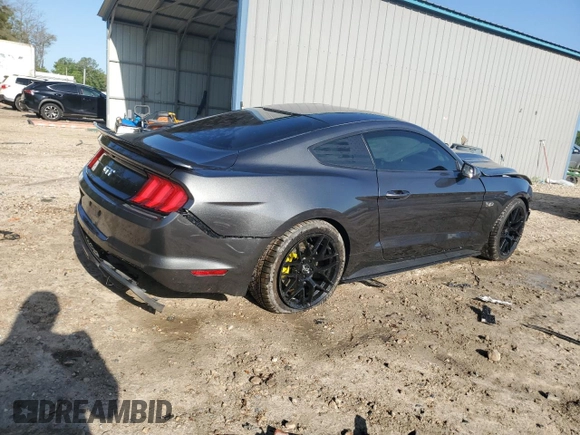 2018 Ford Mustang GT z VIN 1FA6P8CF4J5128093, wystawiony jako Copart lot #52081845 z przebiegiem Nie podano mil oraz Szkoda całkowita • Salvage title. Historia ofert i sprzedaży dostępna na DreamBid. Obrazek 3.