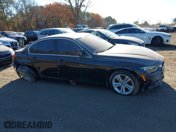 2018 BMW 3 Series 330i xDrive z VIN WBA8D9C51JEM33122, wystawiony jako IAAI lot #40811372 z przebiegiem 48 461 mil mil oraz . Historia ofert i sprzedaży dostępna na DreamBid. Obrazek 13.