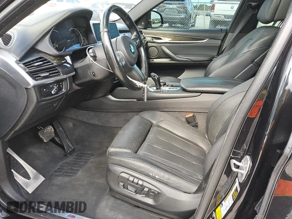 2016 BMW X6 xDrive50i z VIN 5UXKU6C57G0R34222, wystawiony jako Copart lot #57618755 z przebiegiem 133 501 mil mil oraz Czysty tytuł • Clean title. Historia ofert i sprzedaży dostępna na DreamBid. Obrazek 7.