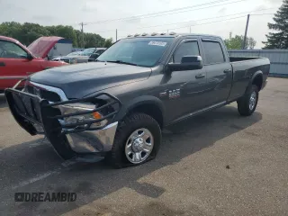2017 Ram 2500 Tradesman z VIN 3C6UR5HJ7HG740256, wystawiony jako Copart lot #59470195 z przebiegiem 153 882 mil mil oraz Szkoda całkowita • Salvage title. Historia ofert i sprzedaży dostępna na DreamBid. Obrazek 1.