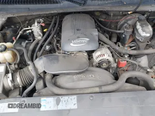 2004 Chevrolet Silverado 1500 LS with VIN 2GCEC19V241233129, listed as a IAAI auction lot 42068152 with 220,636 mi miles and . Bid and sale history available at DreamBid. Image 10.