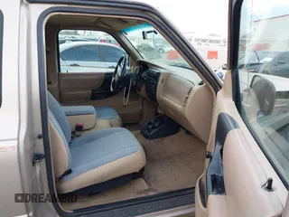 1998 Ford Ranger XL z VIN 1FTYR14U6WPA23925, wystawiony jako IAAI lot #41515201 z przebiegiem 352 603 mil mil oraz . Historia ofert i sprzedaży dostępna na DreamBid. Obrazek 5.