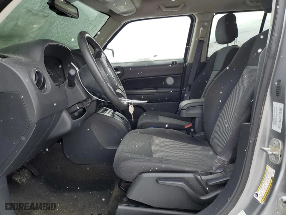 2016 Jeep Patriot Latitude with VIN 1C4NJRFB5GD646122, listed as a Copart auction lot 45289255 with 160,070 mi miles and Clean Title. Bid and sale history available at carsss.com. Image 7.