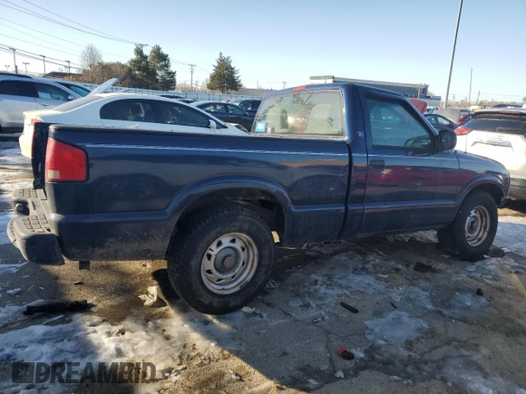 2000 GMC Sonoma SLS w/1SE Pkg with VIN 1GTCS1451Y8279345, listed as a Copart auction lot 88994875 with 105,917 mi miles and Salvage Title. Bid and sale history available at carsss.com. Image 3.