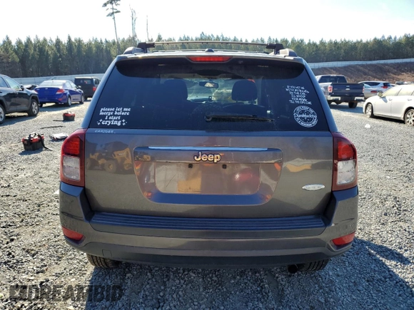 2016 Jeep Compass Latitude z VIN 1C4NJCEA8GD620068, wystawiony jako Copart lot #52725665 z przebiegiem Nie podano mil oraz Szkoda całkowita • Salvage title. Historia ofert i sprzedaży dostępna na DreamBid. Obrazek 6.