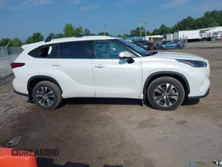 2022 Toyota Highlander XLE with VIN 5TDHZRBH6NS172134, listed as a IAAI auction lot 42656687 with 39,856 mi miles and . Bid and sale history available at DreamBid. Image 14.
