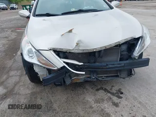2011 Hyundai Sonata GLS with VIN 5NPEB4AC4BH113715, listed as a IAAI auction lot 42177439 with 183,176 mi miles and . Bid and sale history available at carsss.com. Image 6.