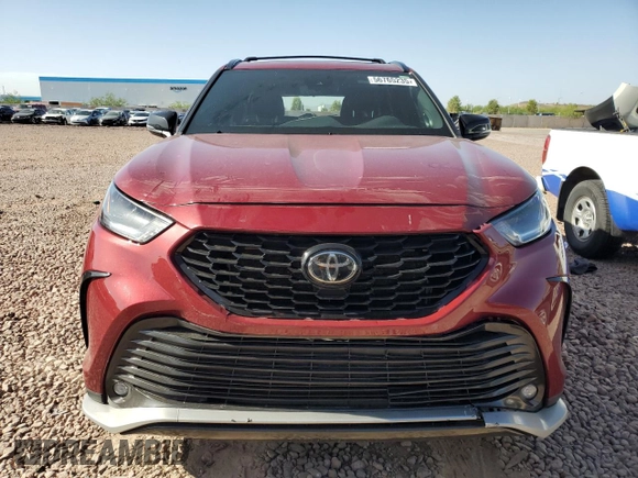 2021 Toyota Highlander XSE with VIN 5TDJZRBH0MS119686, listed as a Copart auction lot 56765235 with 82,324 mi miles and Salvage title. Bid and sale history available at DreamBid. Image 5.