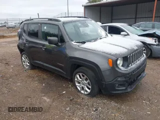 2018 Jeep Renegade Latitude with VIN ZACCJABB0JPG70206, listed as a IAAI auction lot 41630430 with 120,375 mi miles. Bid and sale history available at carsss.com. Image 1.