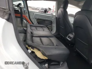 2020 Tesla Model 3 Long Range z VIN 5YJ3E1EB4LF790679, wystawiony jako Copart lot #47623295 z przebiegiem 44 182 mil mil oraz Szkoda całkowita • Salvage title. Historia ofert i sprzedaży dostępna na DreamBid. Obrazek 10.