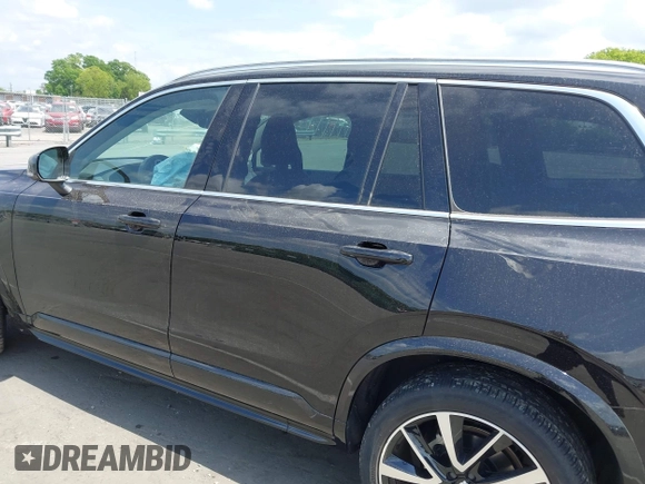 2021 Volvo XC90 Momentum z VIN YV4A22PK3M1717880, wystawiony jako IAAI lot #42156518 z przebiegiem 38 857 mil mil oraz . Historia ofert i sprzedaży dostępna na DreamBid. Obrazek 13.