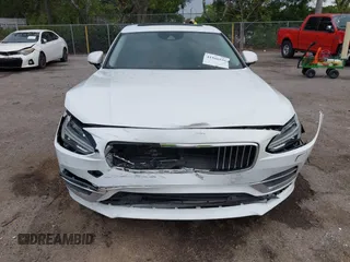 2018 Volvo S90 Inscription with VIN LVY992ML3JP005482, listed as a IAAI auction lot 41966556 with 136,908 mi miles. Bid and sale history available at carsss.com. Image 12.