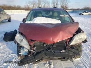 2018 Toyota Sienna XLE Auto Access Seat with VIN 5TDYZ3DC3JS917978, listed as a Copart auction lot 89261165 with 999,999 mi miles and Clean Title. Bid and sale history available at carsss.com. Image 5.