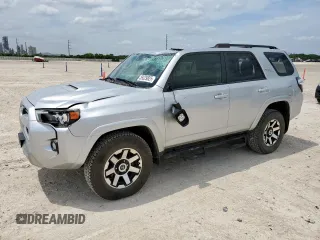 2020 Toyota 4Runner SR5 with VIN JTEBU5JR2L5778598, listed as a Copart auction lot 59329825 with 104,178 mi miles and Salvage title. Bid and sale history available at DreamBid. Image 1.