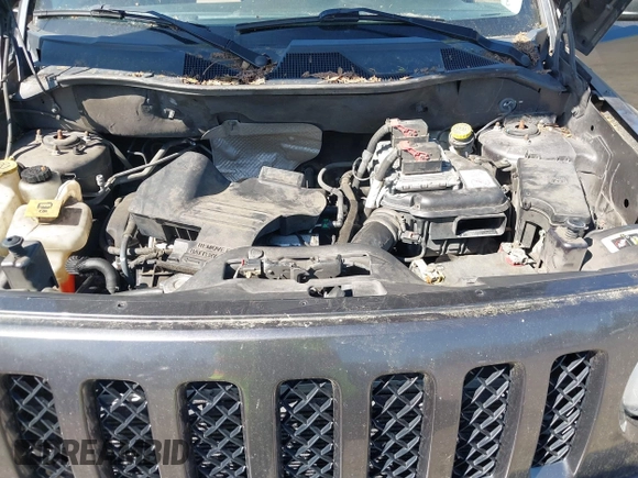 2014 Jeep Patriot Latitude with VIN 1C4NJPFA5ED928074, listed as a IAAI auction lot 42035754 with 155,636 mi miles and . Bid and sale history available at carsss.com. Image 10.