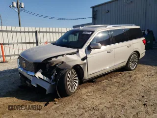 2021 Lincoln Navigator Reserve with VIN 5LMJJ2LT2MEL11448, listed as a Copart auction lot 88820385 with 42,476 mi miles and Salvage Title. Bid and sale history available at carsss.com. Image 1.