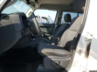2008 Jeep Commander Sport с VIN 1J8HG48K08C140922, выставлен на аукционе Copart как лот 62203065 с пробегом 163 338 миль миль и Списание • Salvage title. История ставок и продаж доступна на DreamBid. Изображение 7.