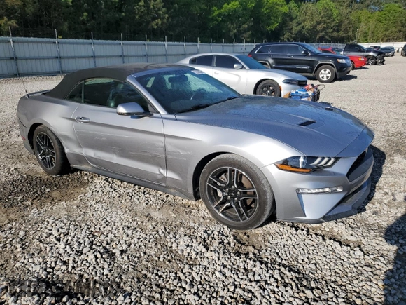 2020 Ford Mustang EcoBoost z VIN 1FATP8UH9L5125597, wystawiony jako Copart lot #52438895 z przebiegiem 104 549 mil mil oraz Szkoda całkowita • Salvage title. Historia ofert i sprzedaży dostępna na DreamBid. Obrazek 4.