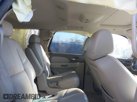 2007 Chevrolet Tahoe LTZ z VIN 1GNFK13047R146971, wystawiony jako IAAI lot #41015459 z przebiegiem 230 156 mil mil oraz . Historia ofert i sprzedaży dostępna na DreamBid. Obrazek 8.