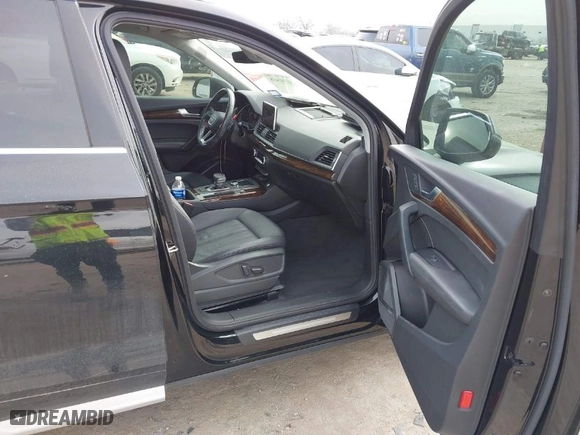 2019 Audi Q5 Premium Plus with VIN WA1BNAFY1K2135275, listed as a IAAI auction lot 41441438 with 50,657 mi miles. Bid and sale history available at carsss.com. Image 5.