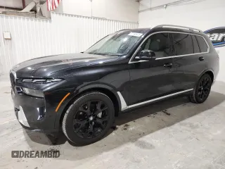 2024 BMW X7 xDrive40i z VIN 5UX23EM06R9S18619, wystawiony jako Copart lot #57588635 z przebiegiem 59 375 mil mil oraz Tytuł czysty. Historia ofert i sprzedaży dostępna na DreamBid. Obrazek 1.