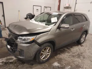 2014 Kia Sorento LX with VIN 5XYKT3A6XEG545998, listed as a IAAI auction lot 41351003 with 153,668 mi miles. Bid and sale history available at carsss.com. Image 2.