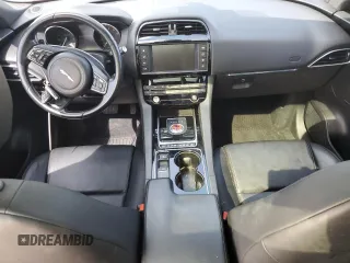 2017 Jaguar F-Pace 35t Premium z VIN SADCJ2BV4HA068763, wystawiony jako Copart lot #57452565 z przebiegiem 107 720 mil mil oraz Tytuł czysty. Historia ofert i sprzedaży dostępna na DreamBid. Obrazek 8.