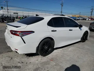 2020 Toyota Camry SE with VIN 4T1G11AK2LU304571, listed as a Copart auction lot 52742535 with 60,176 mi miles and Salvage Title. Bid and sale history available at carsss.com. Image 3.