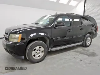 2011 Chevrolet Suburban LS z VIN 1GNSCHE03BR345018, wystawiony jako Copart lot #59295725 z przebiegiem 300 885 mil mil oraz Czysty tytuł • Clean title. Historia ofert i sprzedaży dostępna na DreamBid. Obrazek 1.
