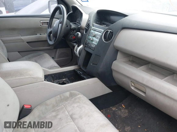 2010 Honda Pilot EX with VIN 5FNYF3H4XAB012959, listed as a IAAI auction lot 41426178 with 231,147 mi miles and . Bid and sale history available at carsss.com. Image 5.