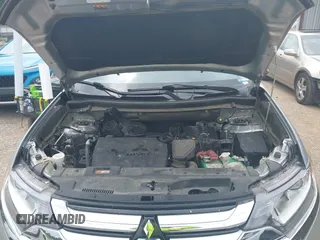 2018 Mitsubishi Outlander SE с VIN JA4AD3A35JZ007942, выставлен на аукционе IAAI как лот 42275943 с пробегом 167 550 миль миль и . История ставок и продаж доступна на DreamBid. Изображение 10.