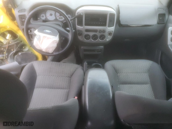 2003 Ford Escape XLT Popular 2 with VIN 1FMYU93133KE05502, listed as a Copart auction lot 86878604 with 0 mi miles and Clean Title. Bid and sale history available at carsss.com. Image 8.