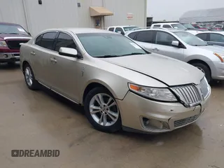 2011 Lincoln MKS z VIN 1LNHL9DR9BG615501, wystawiony jako IAAI lot #41820985 z przebiegiem 234 072 mil mil oraz . Historia ofert i sprzedaży dostępna na DreamBid. Obrazek 1.