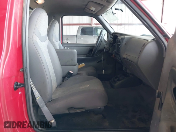 2001 Ford Ranger XL z VIN 1FTYR10U01PA78174, wystawiony jako IAAI lot #42027665 z przebiegiem 120 372 mil mil oraz . Historia ofert i sprzedaży dostępna na DreamBid. Obrazek 5.