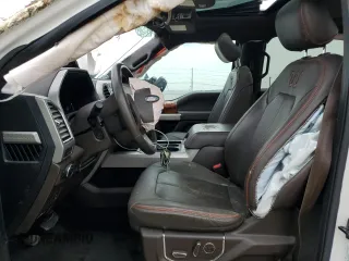 2017 Ford F-350 Platinum z VIN 1FT8W3BT6HEE91411, wystawiony jako Copart lot #60792275 z przebiegiem 131 786 mil mil oraz Szkoda całkowita • Salvage title. Historia ofert i sprzedaży dostępna na DreamBid. Obrazek 7.
