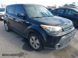 2015 Kia Soul with VIN KNDJN2A28F7169376, listed as a IAAI auction lot 41910666 with 133,869 mi miles. Bid and sale history available at carsss.com. Image 1.