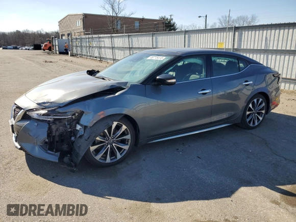 2019 Nissan Maxima Platinum z VIN 1N4AA6AV0KC367101, wystawiony jako Copart lot #46715415 z przebiegiem 68 567 mil mil oraz Szkody całkowita. Historia ofert i sprzedaży dostępna na DreamBid. Obrazek 1.