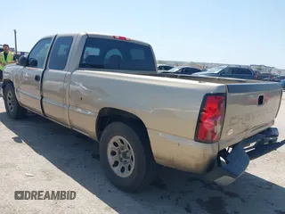 2005 Chevrolet Silverado 1500 Work Truck с VIN 1GCEC19X45Z220571, выставлен на аукционе IAAI как лот 42010514 с пробегом 192 394 миль миль и . История ставок и продаж доступна на DreamBid. Изображение 3.