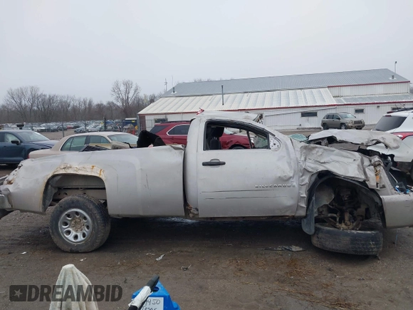 2009 Chevrolet Silverado 1500 with VIN 1GCEC24C69Z138132, listed as a IAAI auction lot 41209078 with 171,422 mi miles and . Bid and sale history available at DreamBid. Image 12.
