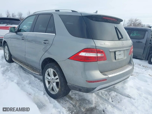 2013 Mercedes-Benz M-Class ML 350 with VIN 4JGDA5HB9DA230438, listed as a IAAI auction lot 41636641 with 106,422 mi miles. Bid and sale history available at carsss.com. Image 3.