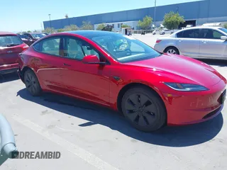 2025 Tesla Model 3 Long Range с VIN 5YJ3E1EA6SF917745, выставлен на аукционе IAAI как лот 42533673 с пробегом 7 305 миль миль и . История ставок и продаж доступна на DreamBid. Изображение 1.